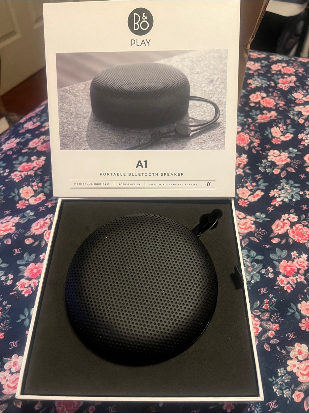 B&O PLAY A1 Portable Bluetooth Speaker Black (read description parts only)